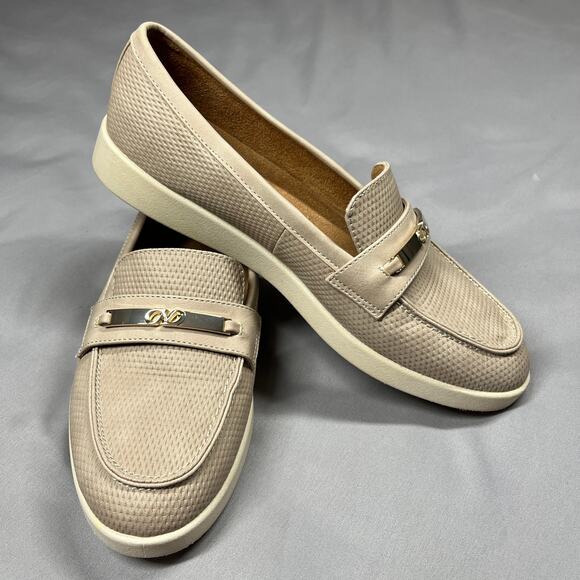 Naturalizer Isla Bit Loafer Shoes Womens Sz 8.5M  Comfortable Slip On Versatile - Picture 1 of 12
